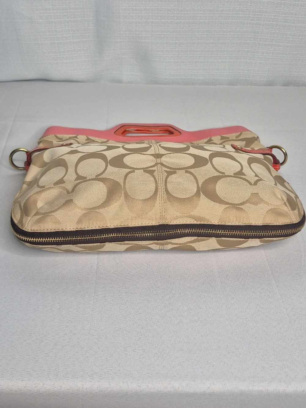 COACH HANDBAG/CLUTCH